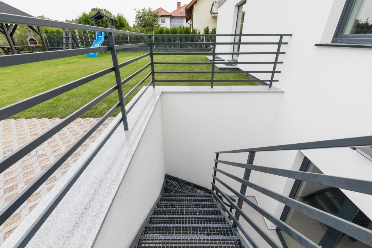 Underground Apartment In A Lux Holiday House Posejdon By Renters Prestige Kolczewo Exterior photo